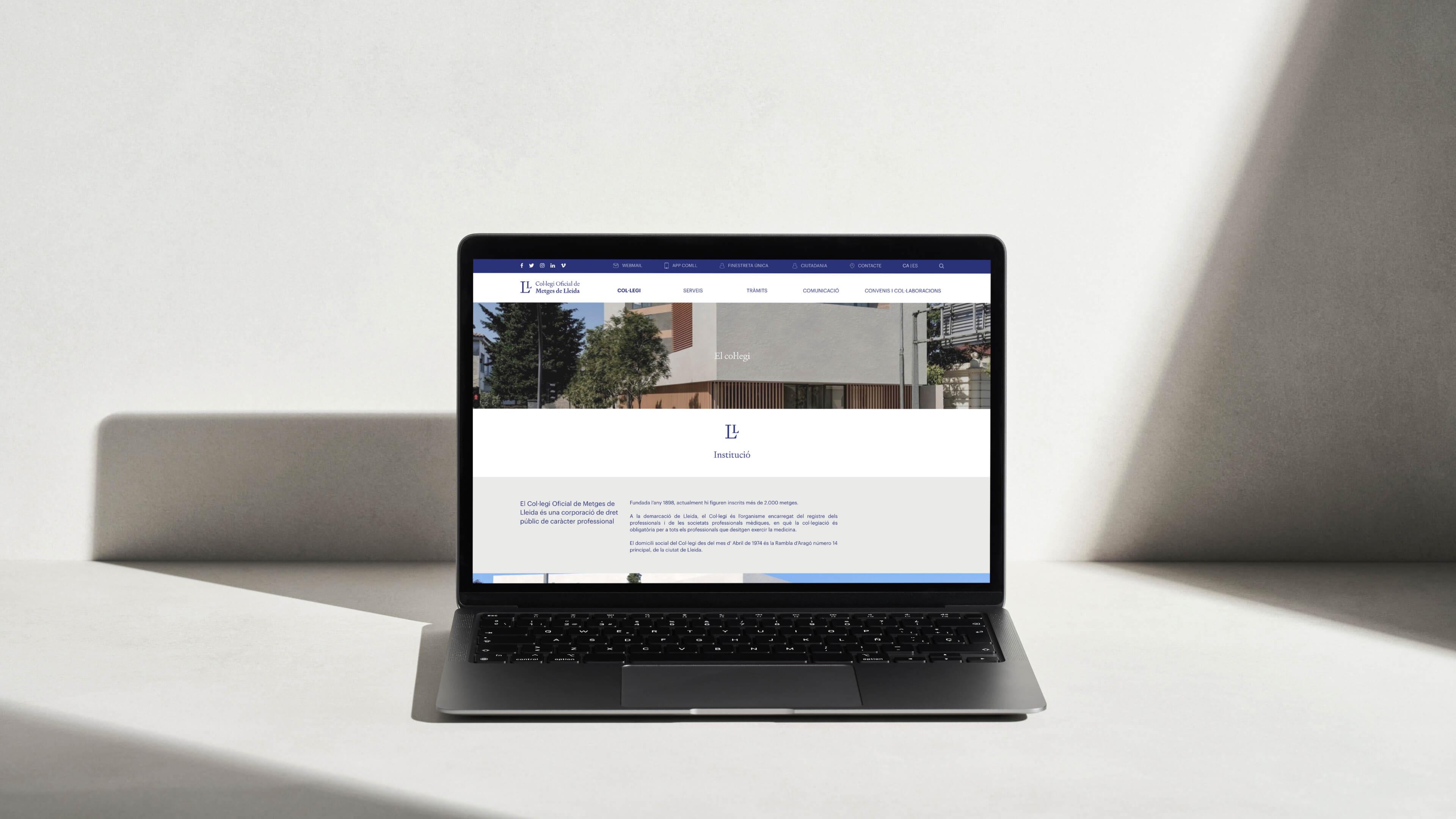 Latipo-COMLL-Collegi-Oficial-de-Metges-de-Lleida-Senyalística-Identitat-Corporativa-Editorial-Web-7
